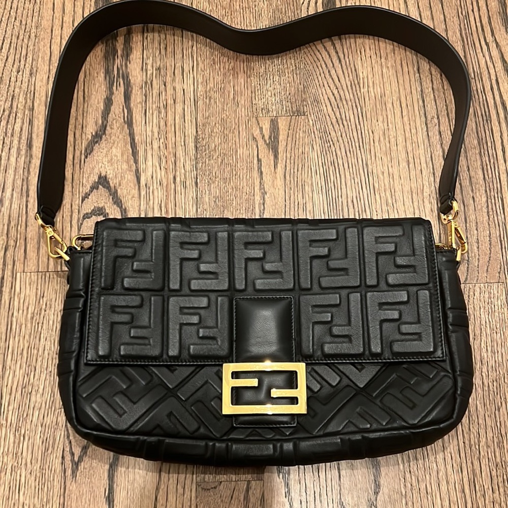 Fendi Baguette 
Black leather bag